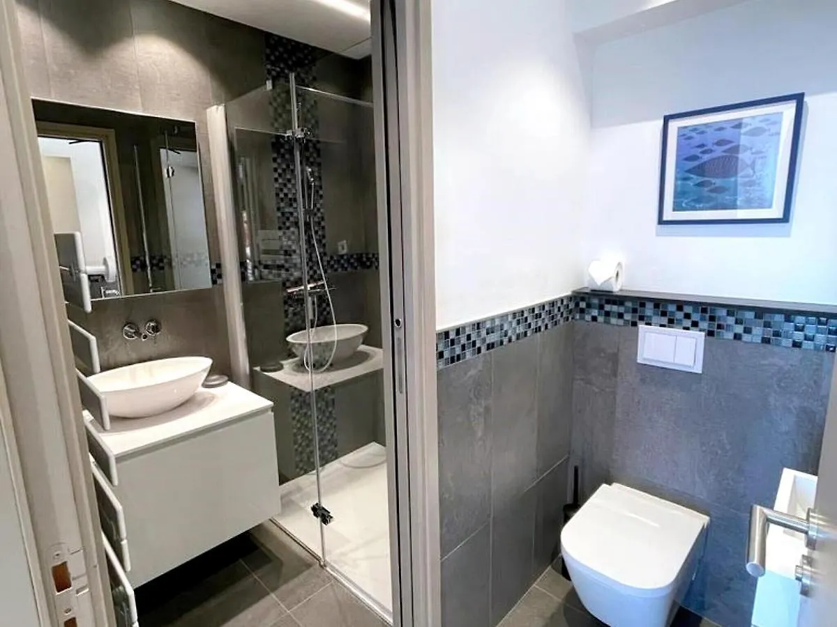 Villa For 8 People In An Estate Near The Sea Bormes-les-Mimosas 0*,
